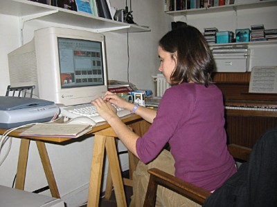 Emilie vient travailler