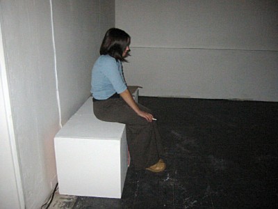 Emilie regarde le film de Pierre-Jean Gillou