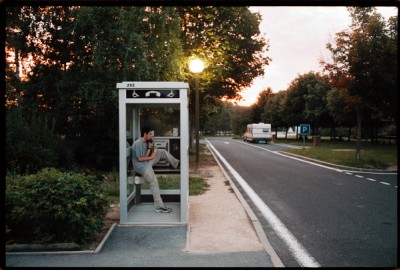 à côté-25