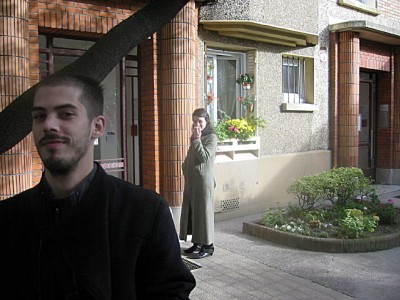 Je retrouve Sébastien et Karine devant chez moi