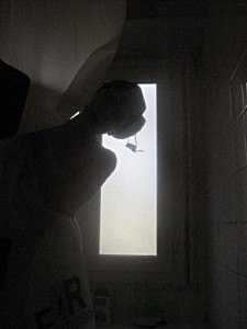 Lundi matin. Je pars de chez Sabine