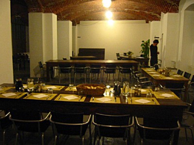 Je descends dans la grande salle