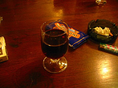 Je bois du vin et je fume