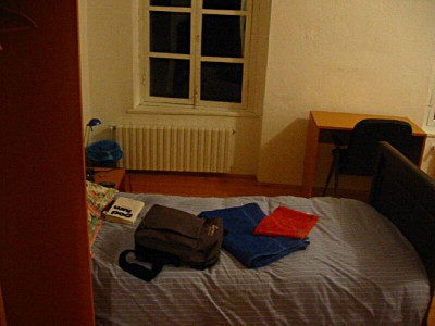 Je vais dans ma chambre