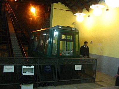 Nous montons dans la cabine