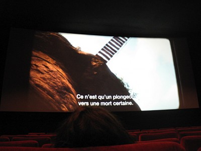 Nous nous installons dans la salle