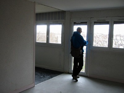 Nous montons voir l'appartement