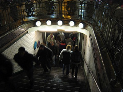 Nous prenons le métro