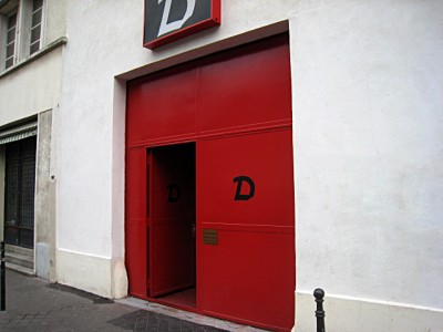 Nous arrivons chez Démonia
