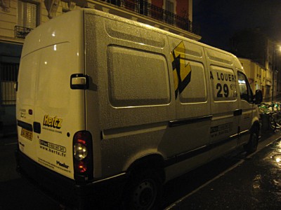 Nous garons le camion à quelques rues